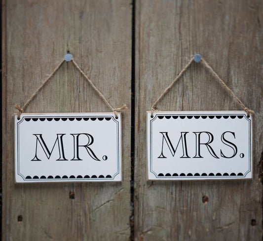 Vintage Affair Mr & Mrs Chair Signs